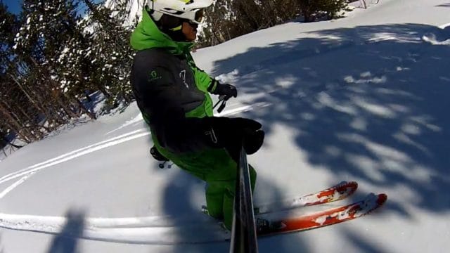 10 conseils pour bien skier en poudreuse-centré sur les skis-labo du skieur-morgan Petitniot
