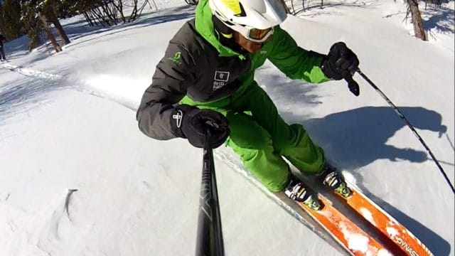10 conseils pour bien skier en poudreuse-les batons-labo du skieur-morgan Petitniot