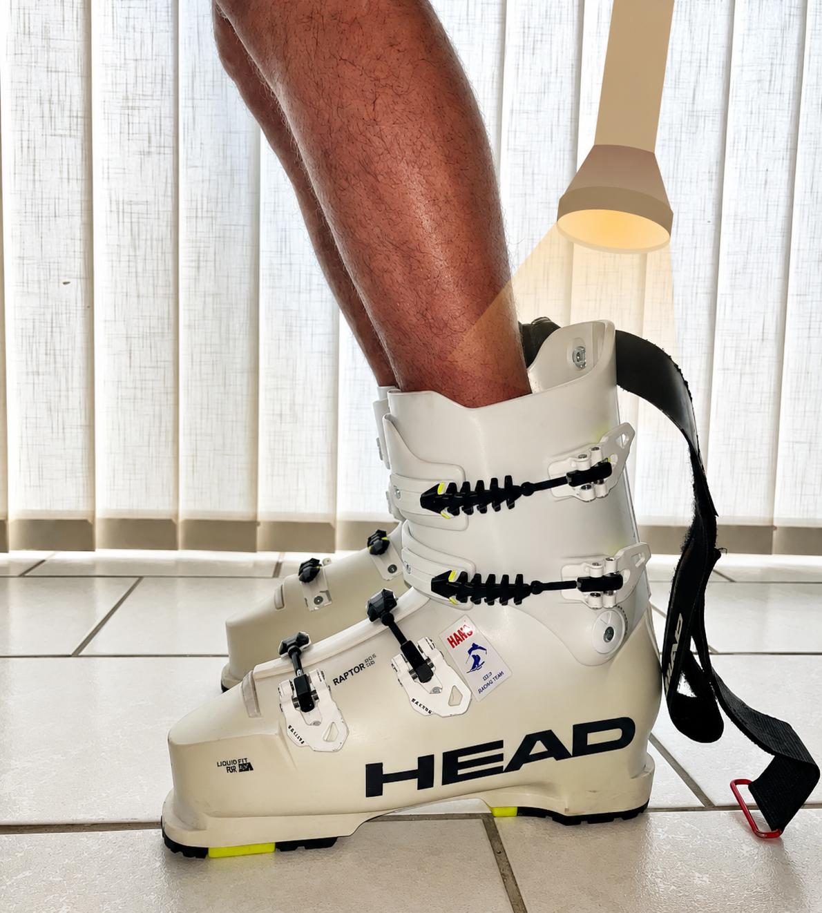 Validation de coque d’une chaussure de ski avec le pied placé directement dans la coque sans chausson.